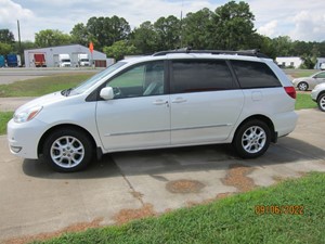 2004 TOYOTA SIENNA XLE for sale by dealer