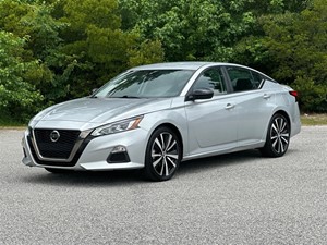 Picture of a 2022 Nissan Altima 2.5 SR