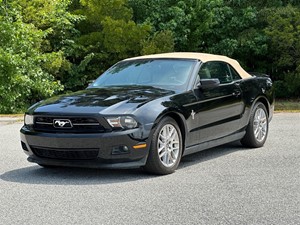 2012 Ford Mustang V6 Convertible for sale by dealer