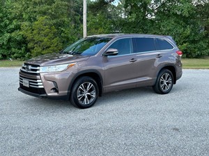 Picture of a 2017 Toyota Highlander LE Plus AWD V6