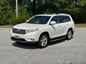 Picture of a 2013 Toyota Highlander Limited 2WD