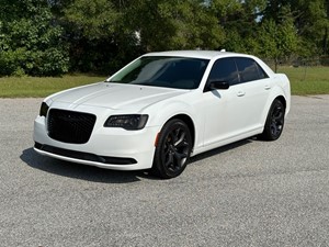 Picture of a 2020 Chrysler 300 Touring