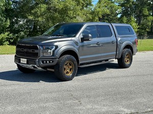 Picture of a 2018 Ford F-150 Raptor SuperCrew 4WD