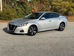 2022 Nissan Altima 2.5 SV for sale by dealer