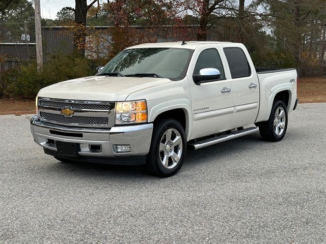 Chevrolet Silverado 1500 LT Crew Cab 4WD in Smithfield