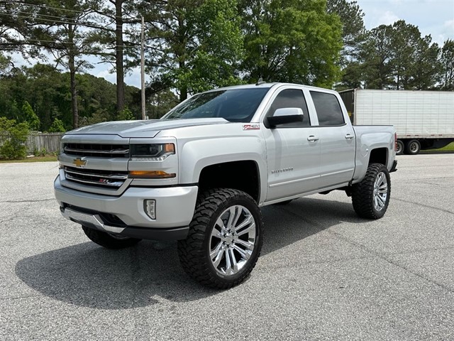 Chevrolet Silverado 1500 LT Crew Cab 4WD in Smithfield