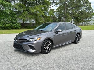 Picture of a 2019 Toyota Camry SE