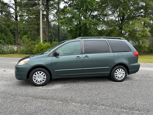 Toyota Sienna LE - 7 Passenger in Smithfield