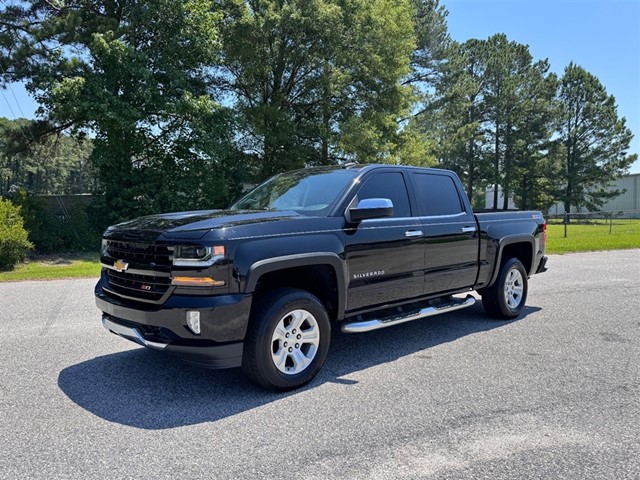 Chevrolet Silverado 1500 LT Crew Cab 4WD in Smithfield