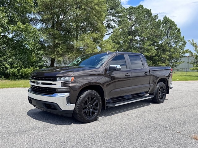 Chevrolet Silverado 1500 LT Crew Cab 4WD in Smithfield