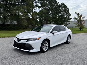 Picture of a 2018 Toyota Camry LE