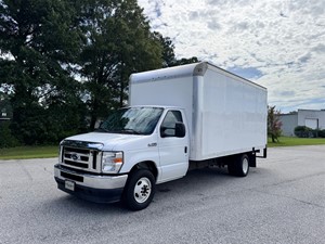 Picture of a 2021 Ford Econoline E-350 Super Duty