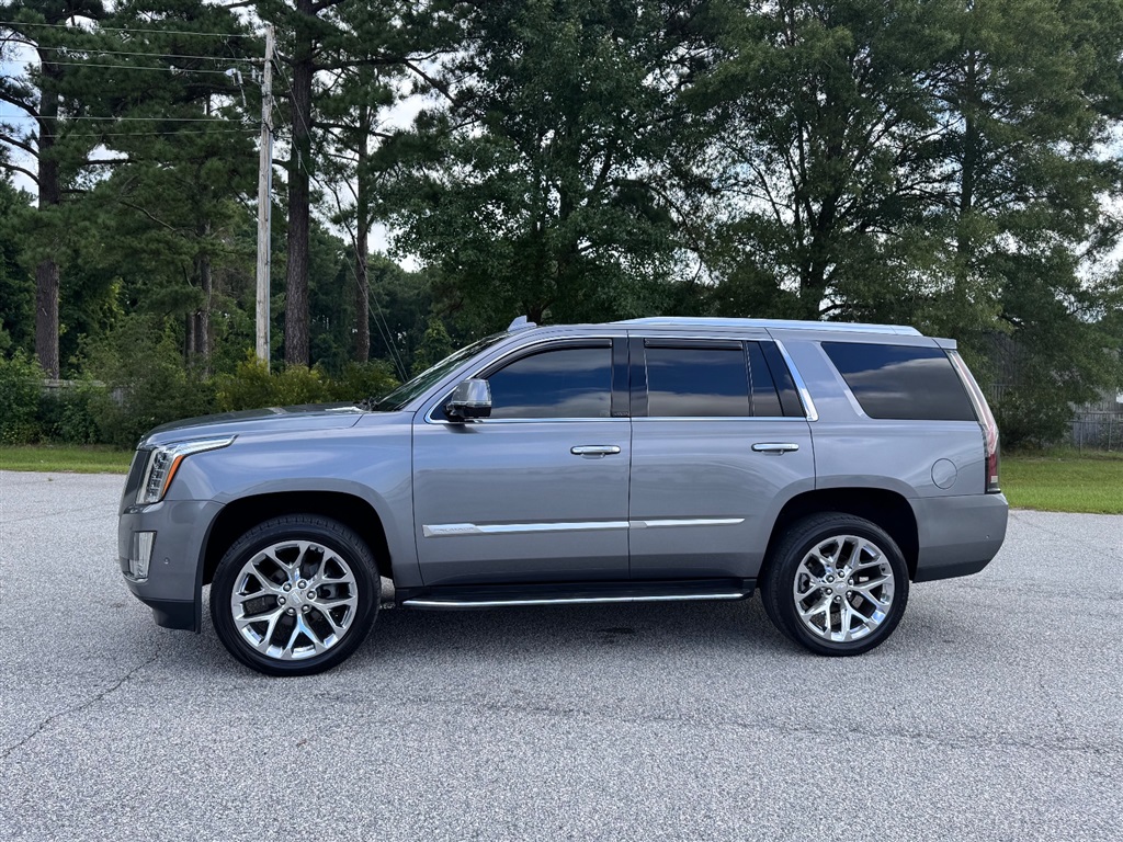 2019 Cadillac Escalade Luxury's photo
