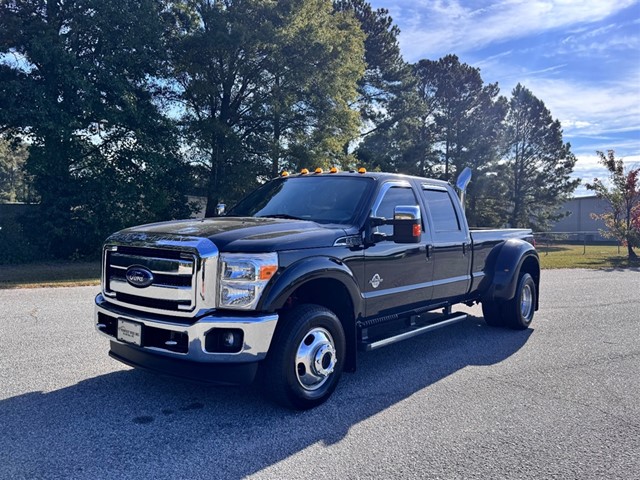 Ford F-350 SD Lariat Crew Cab Long Bed DRW 4WD in Smithfield