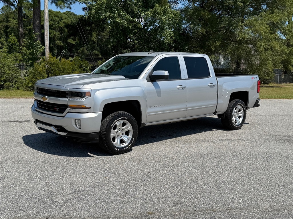 2017 Chevrolet Silverado 1500 LT's photo