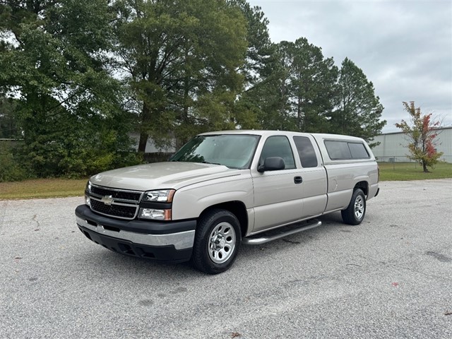 Chevrolet Silverado 1500 LS Ext. Cab 2WD in Smithfield
