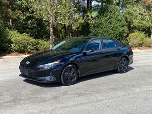 Picture of a 2022 Hyundai Elantra SEL
