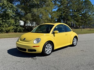 Picture of a 2009 Volkswagen New Beetle S
