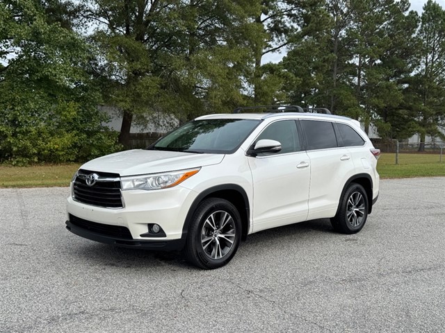 Toyota Highlander XLE AWD V6 in Smithfield