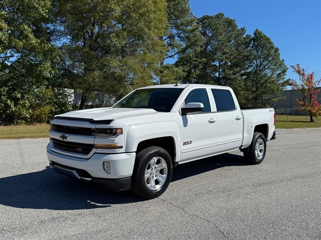 Chevrolet Silverado 1500 LT Crew Cab 4WD in Smithfield