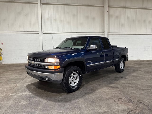 Chevrolet Silverado 1500 LT Ext. Cab 4WD in Smithfield