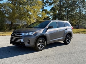 Picture of a 2018 Toyota Highlander LE Plus FWD V6