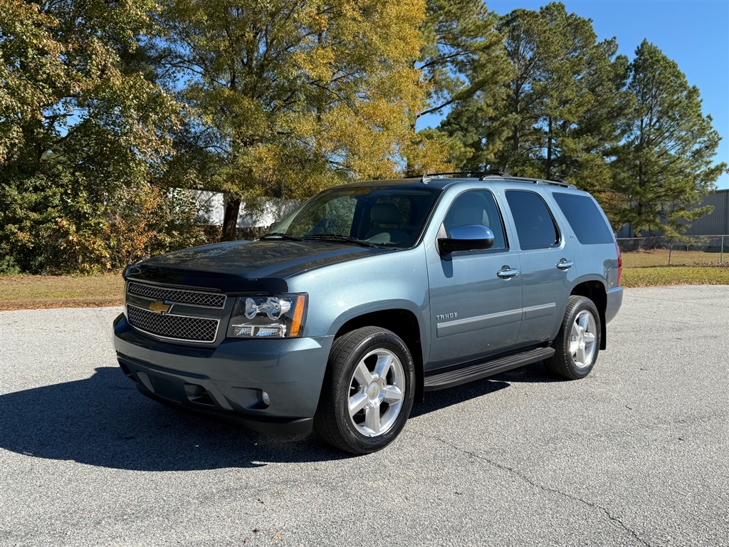 2010 Chevrolet Tahoe LTZ's photo