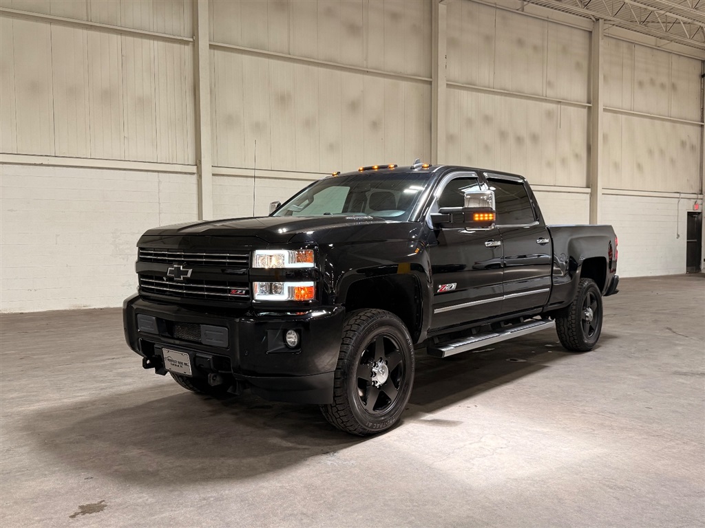 2016 Chevrolet Silverado HD LTZ 4WD Crew Cab Standard Box's photo