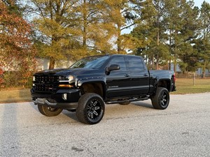 Picture of a 2018 Chevrolet Silverado 1500 LT Crew Cab 4WD