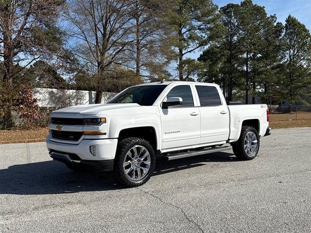 Chevrolet Silverado 1500 LT Crew Cab 4WD in Smithfield