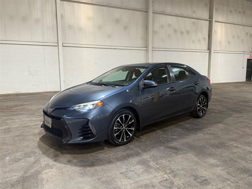 2018 Toyota Corolla SE's photo