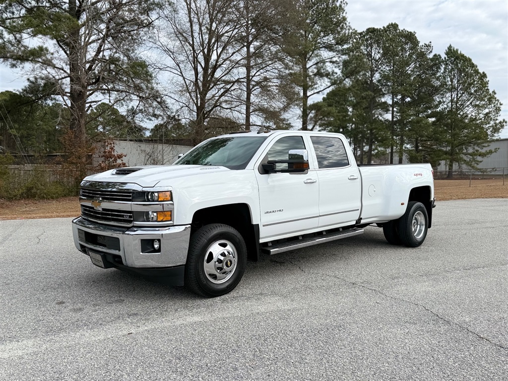 2019 Chevrolet Silverado 3500HD LTZ's photo