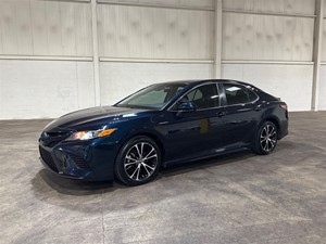 Picture of a 2018 Toyota Camry SE
