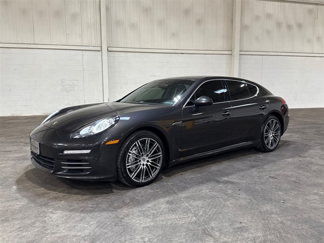 Porsche Panamera 4S in Smithfield