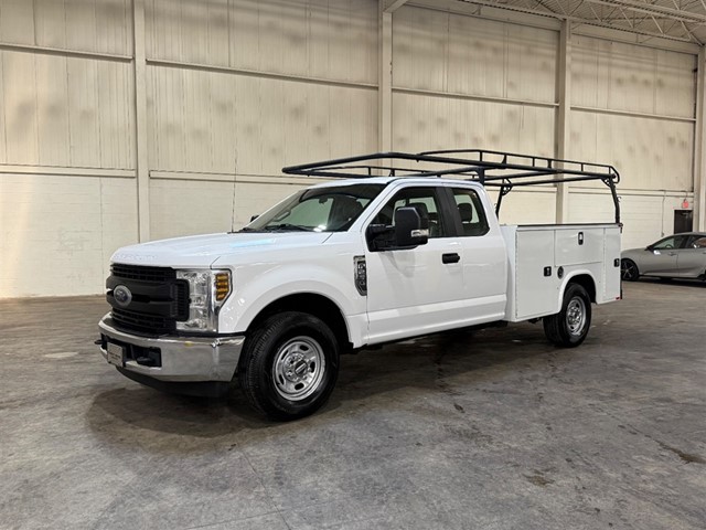 Ford F-250 SD XL SuperCab 2WD in Smithfield