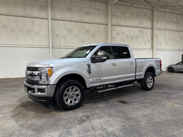Ford F-250 SD Lariat Crew Cab 4WD in Smithfield