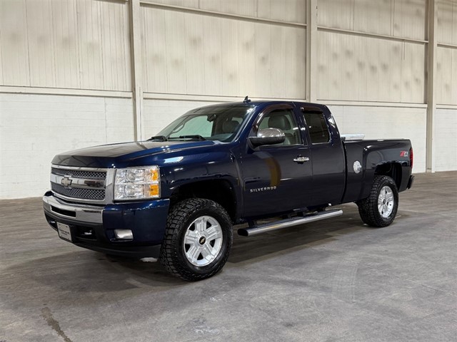 Chevrolet Silverado 1500 LT Ext. Cab 4WD in Smithfield
