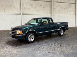 Picture of a 1996 Chevrolet S10 Pickup LS Ext. Cab Short Bed 2WD