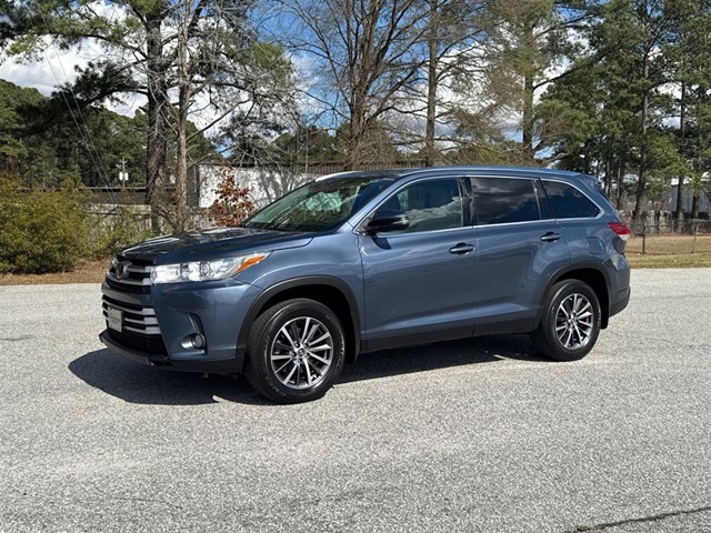 Toyota Highlander XLE AWD V6 in Smithfield
