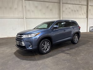 2019 Toyota Highlander XLE AWD V6 for sale by dealer
