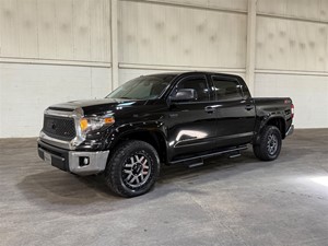 2017 Toyota Tundra SR5 5.7L V8 FFV CrewMax 4WD for sale by dealer