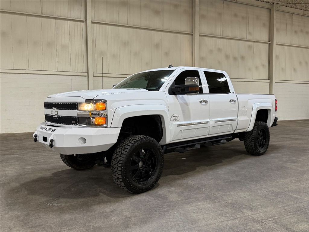 2015 Chevrolet Silverado HD 1LT 4WD Crew Cab Standard Box's photo