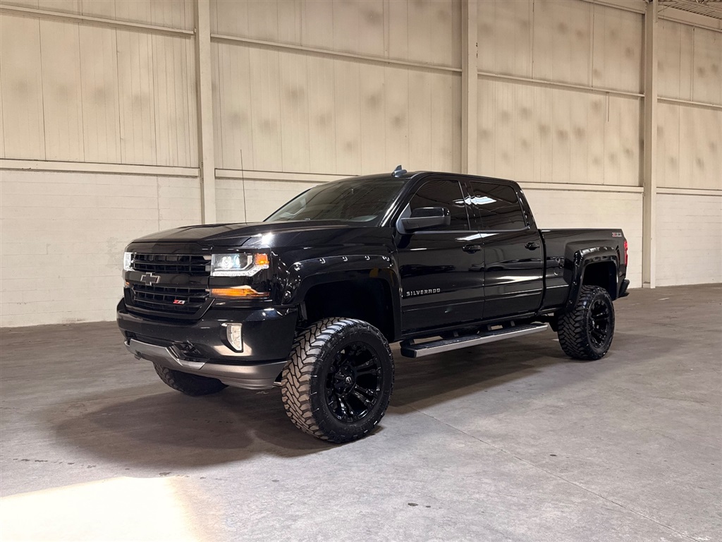 2017 Chevrolet Silverado 1500 LT 4X4 Crew Cab Standard Box's photo