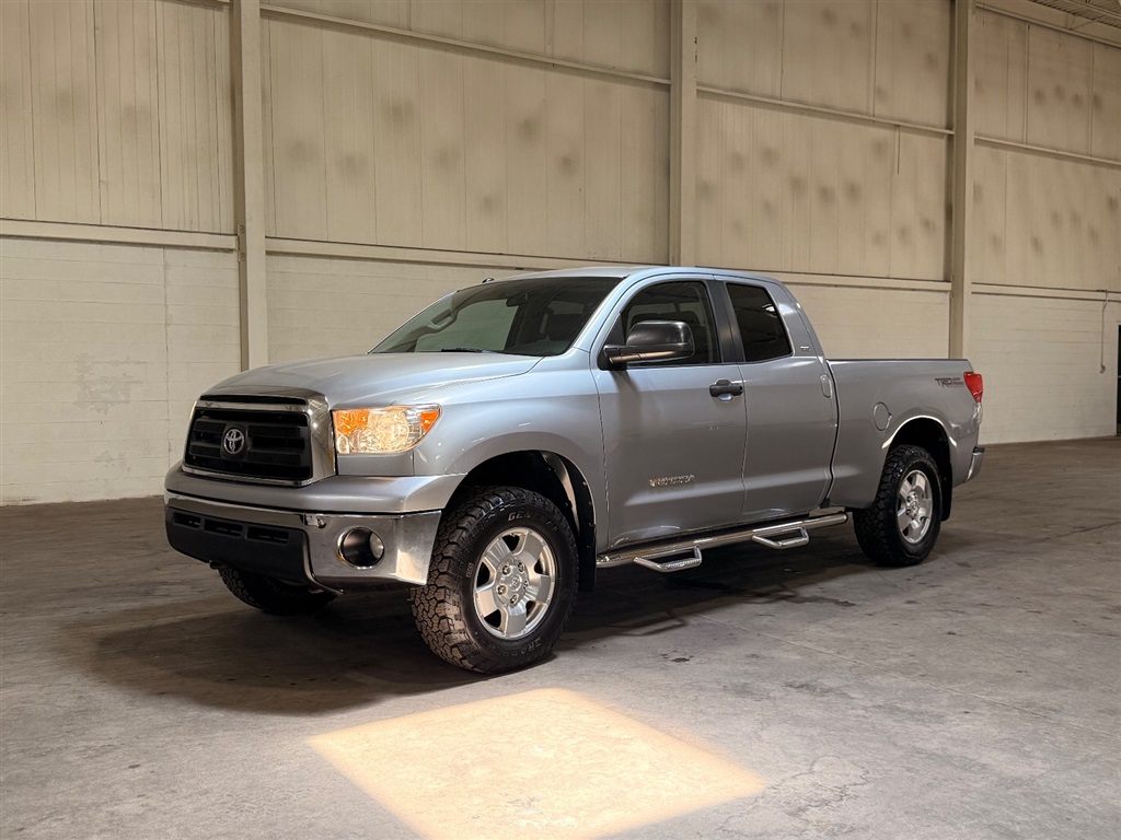 2011 Toyota Tundra 4.6 Auto Tundra Grade Double Cab's photo