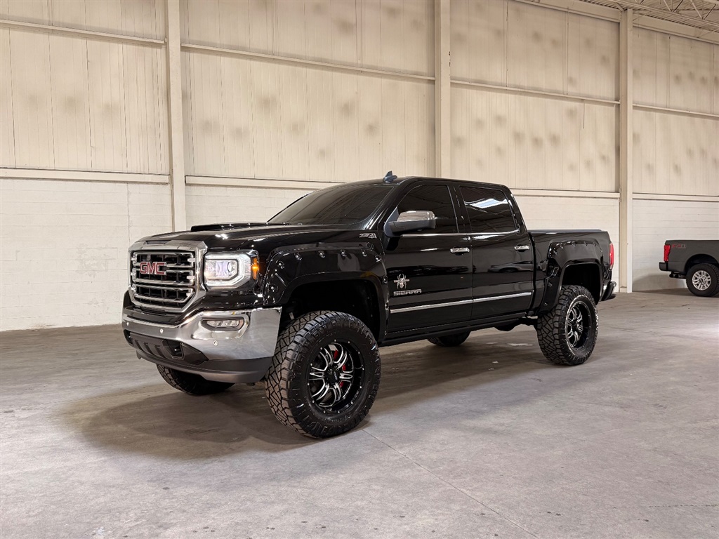 2017 GMC Sierra 4WD Crew Cab Short Box SLT's photo