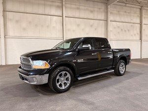 2015 RAM 1500 Laramie Crew Cab SWB 4WD