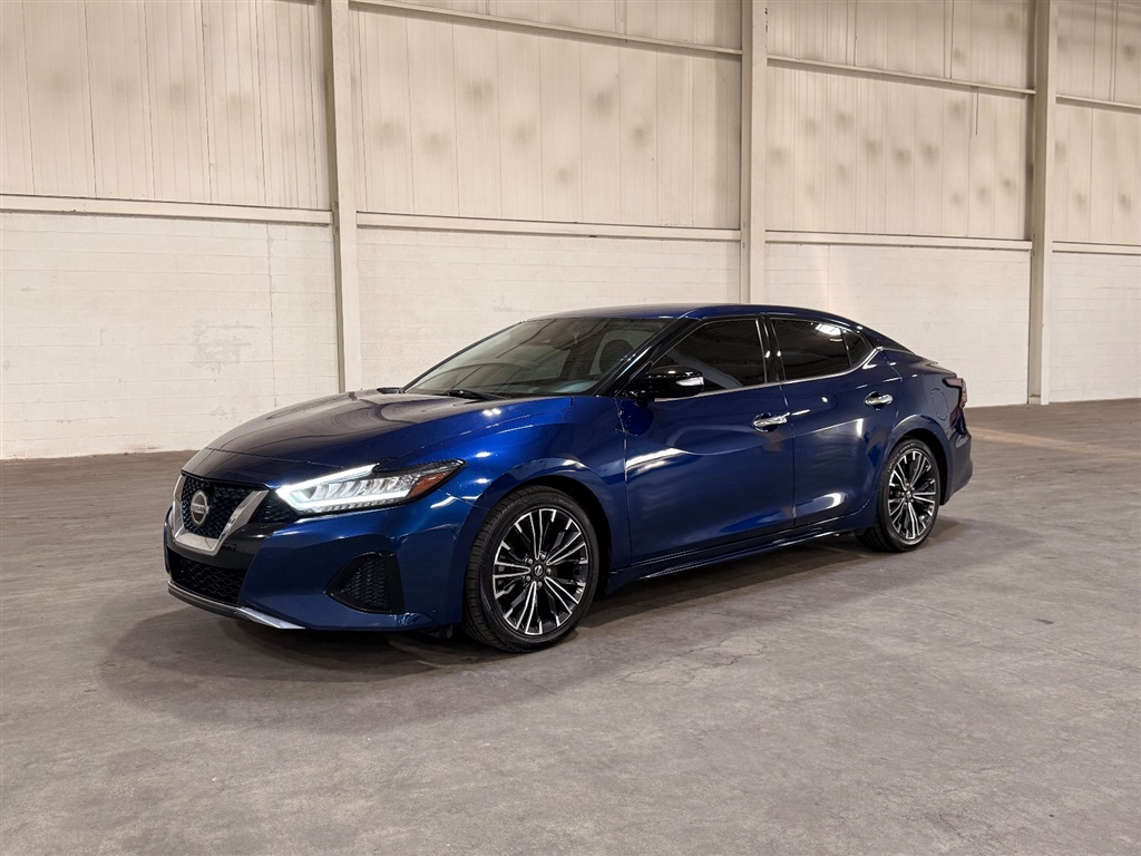 2021 Nissan Maxima SV's photo