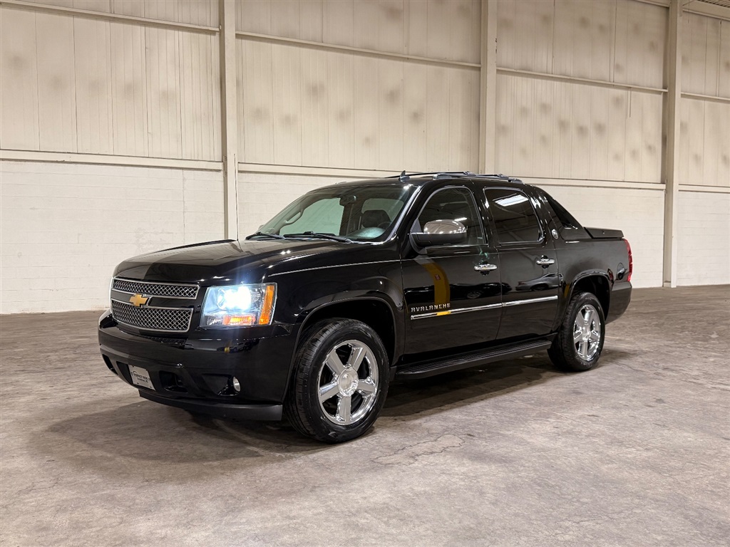 2013 Chevrolet Avalanche 4WD Avalanche LTZ's photo