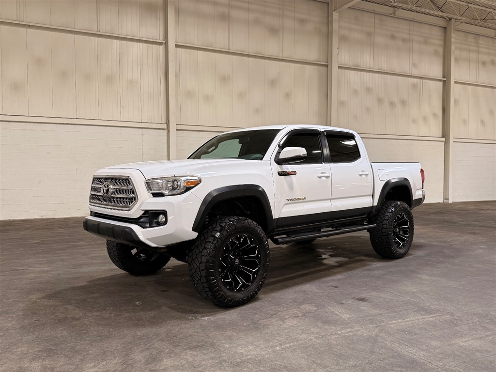 2016 Toyota Tacoma TRD Off Road Double Cab 4x4 V6 M/T SB's photo