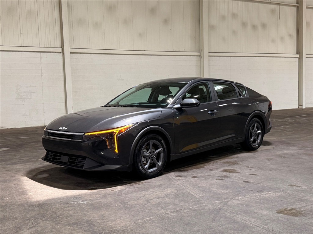 2025 Kia K4 LXS AT's photo